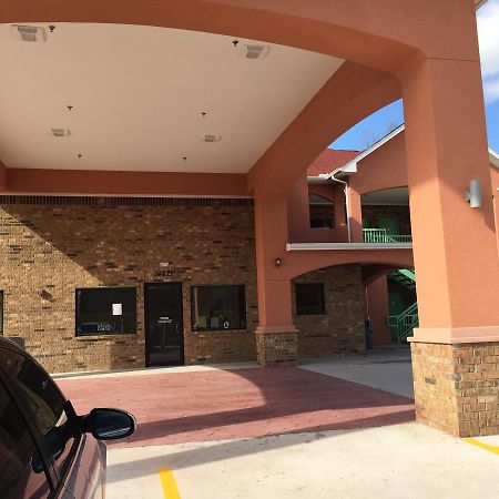 Classic Inn & Suites Humble Extérieur photo