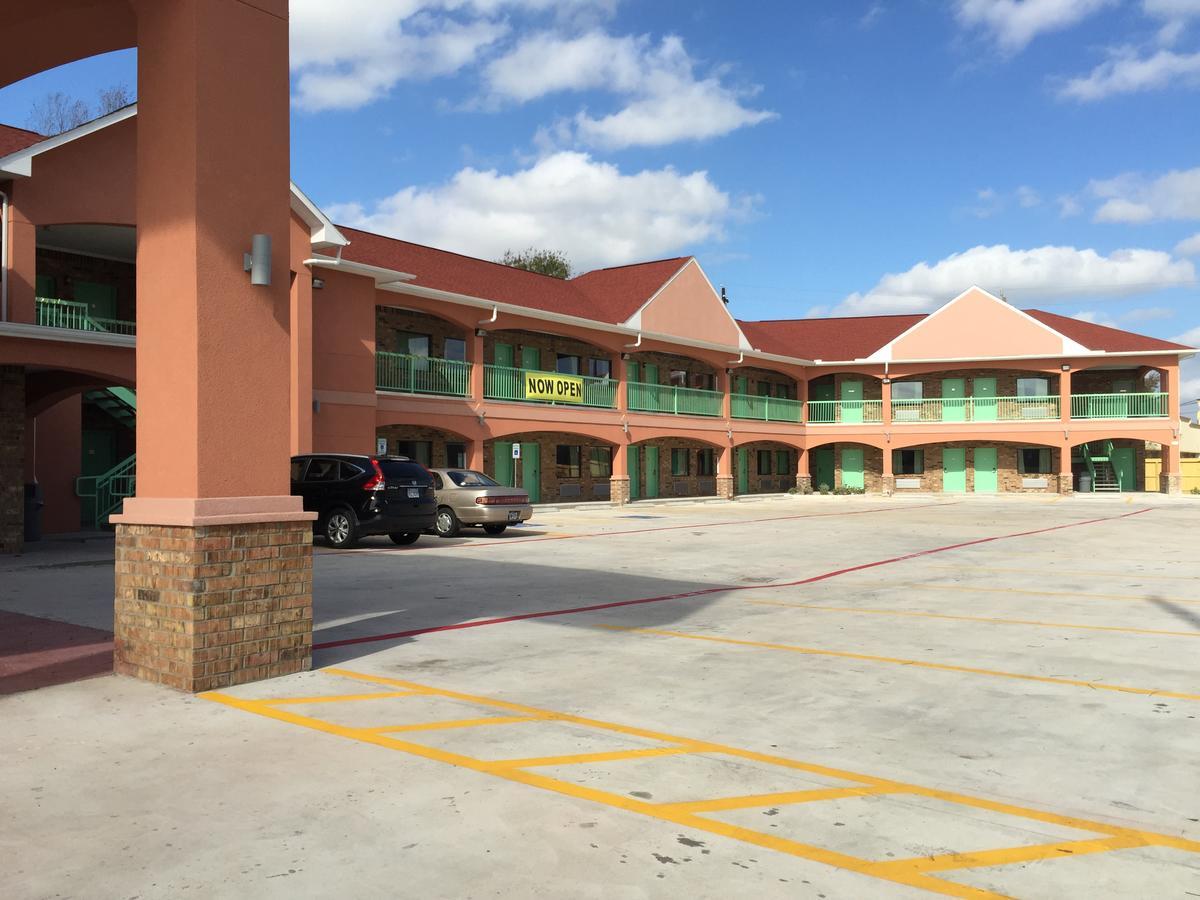 Classic Inn & Suites Humble Extérieur photo